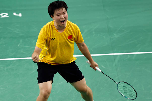 羽毛球停顿技巧图解：掌握假动作制胜关键