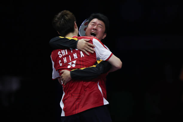 师生同台竞技！XX学校羽毛球师生对抗赛欢乐开打