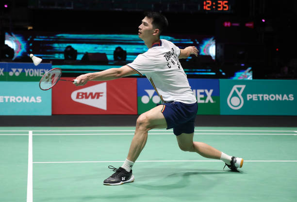 从规则到实战：羽毛球场过线距离的精准测量