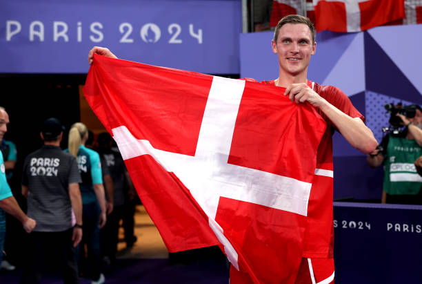 以球会友,赛出风采——2025年东莞市中小学生羽毛球赛纪实