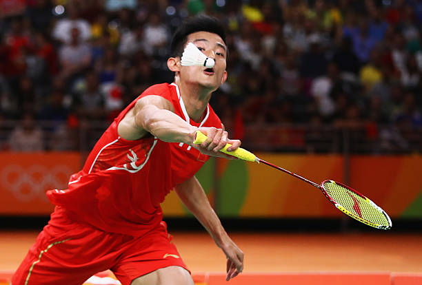 羽毛球场地长宽比例：为什么双打场地更宽？