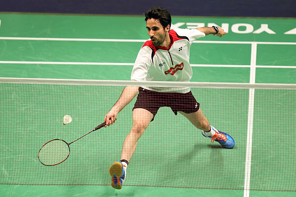 从入门到进阶:女生羽毛球拍重量选购技巧