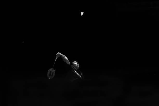 如何打好羽毛球平抽球？关键动作与发力要点