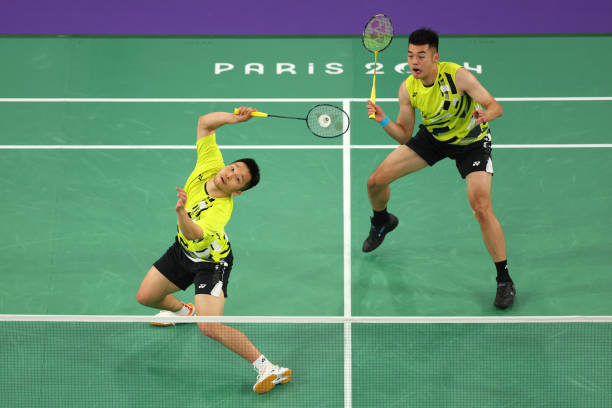 羽毛球单打发球区域规则图解:一看就懂!