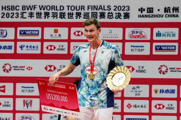 羽毛球场地边线与端线距离:标准尺寸与安全空间预留