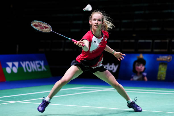 高远球击球点总找不准？专业教练分享3个必学技巧！