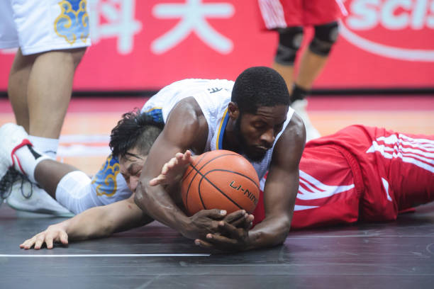 传奇组合：历史上最伟大的控卫与得分后卫搭档