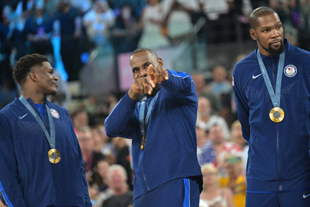 从入门到精通：篮球两步半上篮的完整教学与实战演示