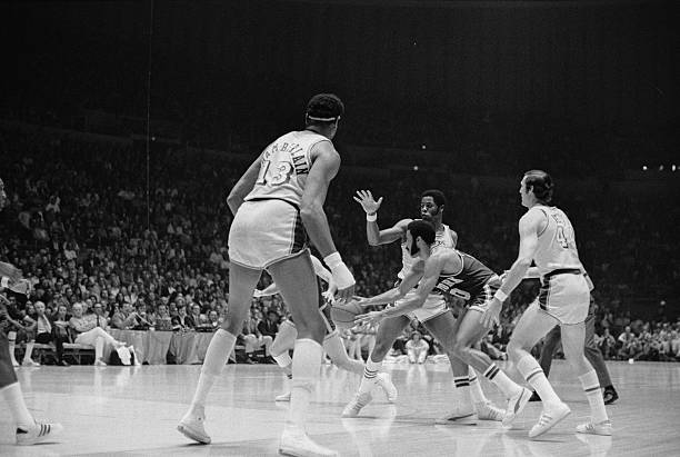 机器人投篮的极限在哪里？挑战不可能的角度和距离！