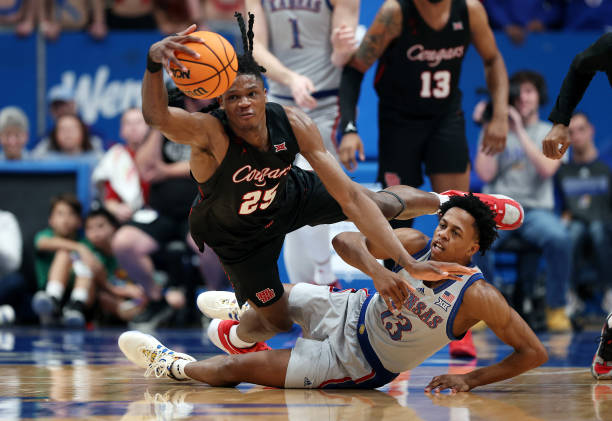 徐静雨CBA直播回放：精彩解说与比赛瞬间回顾