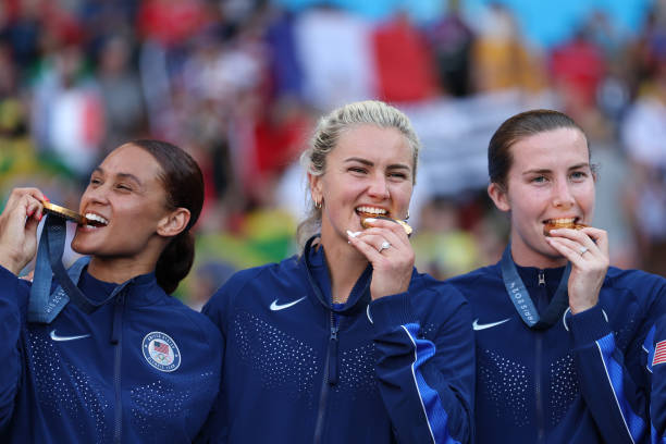 裁判必看：禁区犯规与进球同时发生时的判罚标准