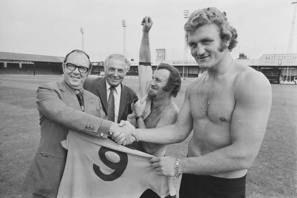 一夫当关!FIFA足球世界最强门将及后卫排名,打造钢铁防线