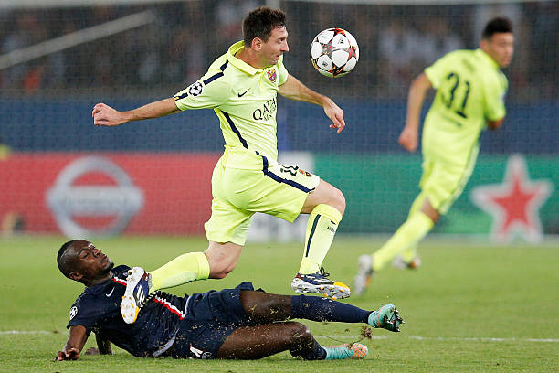 欧冠夜不容错过!专家盘点多特反击vs巴萨控球的战术对决