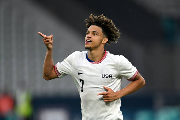 解读哈兰德的面相：坚毅眼神与冠军气质