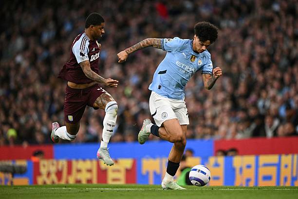 全能足球 vs 其他足球手游：为何它的传控如此独特？