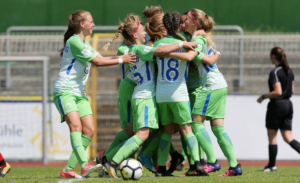 可容纳6万人的足球盛宴：龙兴国际足球场观赛全攻略