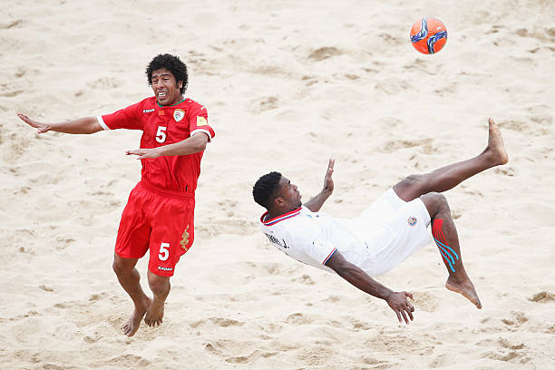 瓜迪奥拉vs希丁克:0809欧冠半决赛战术博弈解析