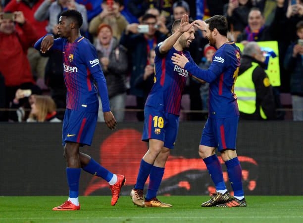 互动式足球教学：中班带球突破射门教案