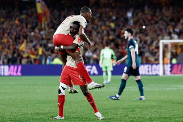 梅西年薪的争议:高薪是否影响球队财政平衡?