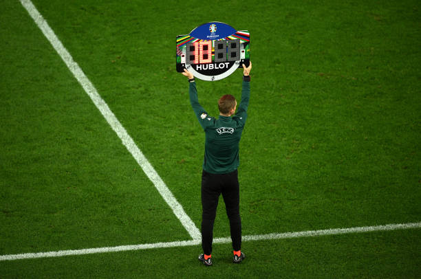 罗马里奥的千球传奇：官方与非官方进球对比