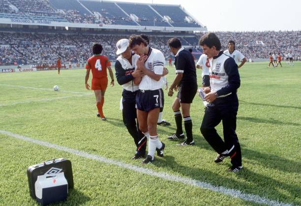 范巴斯滕的空中统治力：头球与跑位技巧解析