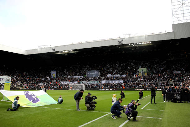 高峰的战术价值解析:他在球队中扮演的关键角色