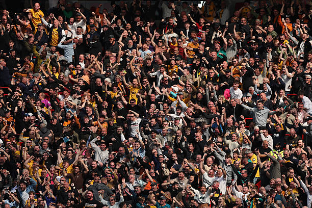 概括其辉煌历史与近年来的财务和联赛困境