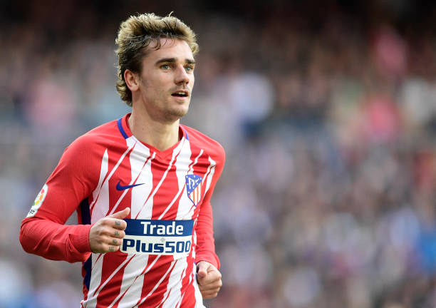 C罗怒摔队长袖标:背后隐藏的挫折与压力