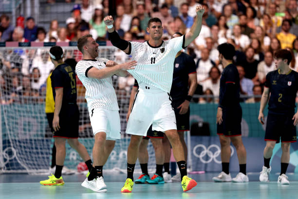 北京奥运会开幕与闭幕时间：2008年8月8日与8月24日