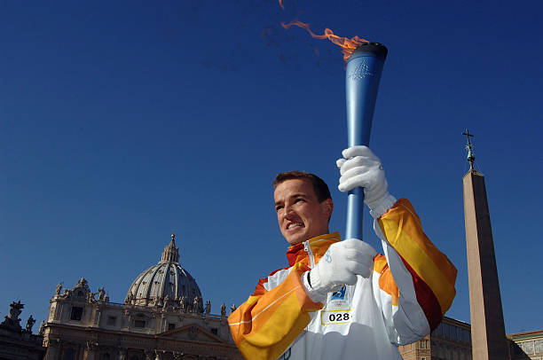 五环标志的诞生：顾拜旦与奥林匹克精神的视觉化