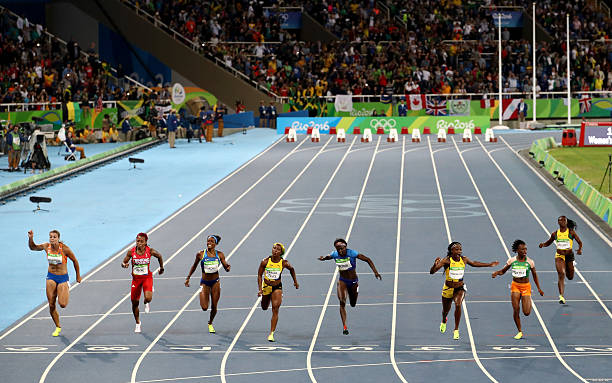 伏明霞与丈夫的爱情故事：年龄差背后的甜蜜