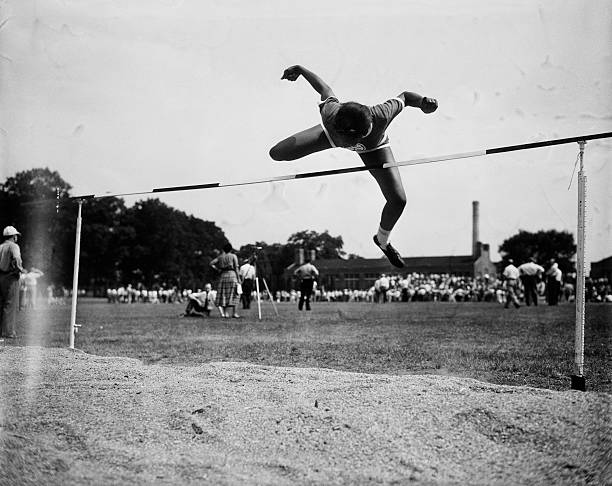 博尔特短跑技巧分解：从起跑到冲刺的完美动作