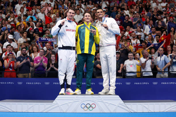 游泳后腰疼还能继续锻炼吗?听听医生怎么说