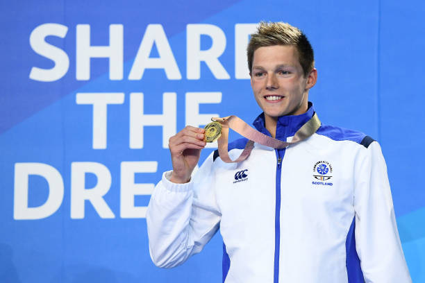 汗水铸就辉煌：2025年中小学生游泳锦标赛冠军背后的故事