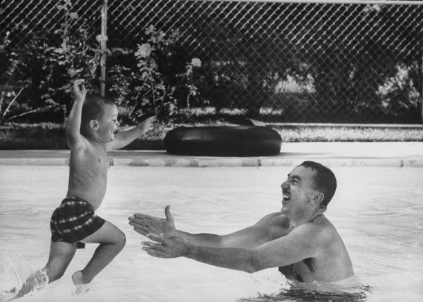 上海游泳馆教练收费标准：团体课与私教课价格对比