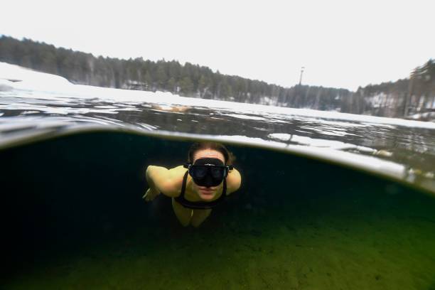 如何根据泳池尺寸选择合适的专用楼梯设计图
