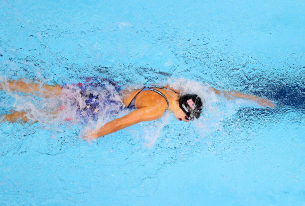 李冰洁全国游泳冠军赛精彩瞬间,展现顶尖竞技水平