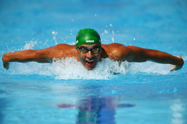 蛙泳锻炼全身:男性游泳爱好者的理想选择