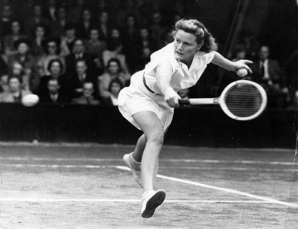 网球单打场地的标准长宽是多少？详细数据一览