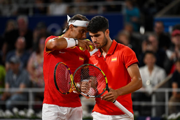 网球丘网实战技巧：如何应对不同对手