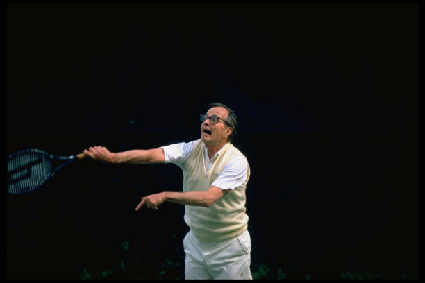 网球职业选手的发球奥秘，业余玩家必学