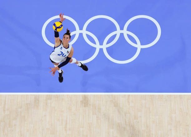 气排球场地地面铺设材料推荐