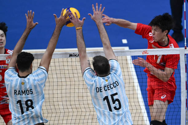 里约奥运会女排决赛精彩集锦：朱婷领衔的中国队如何逆袭