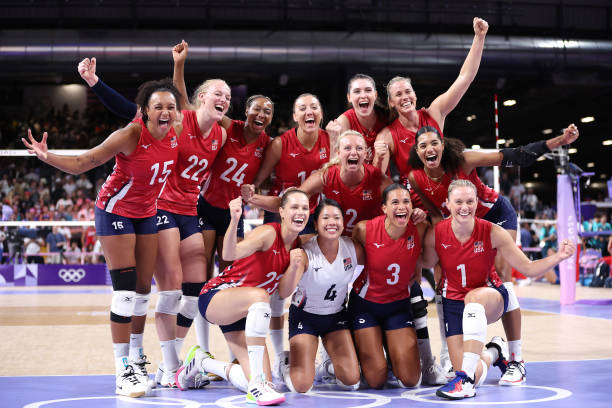 如何避免排球过中线犯规？技巧与注意事项