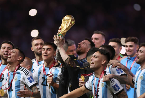 中国足球2021年世界杯征程：经验与教训