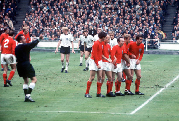 决赛夜悬念：预测比分与进球球员