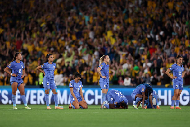 足球迷必看:本届世界杯起止日期及重要比赛时间表